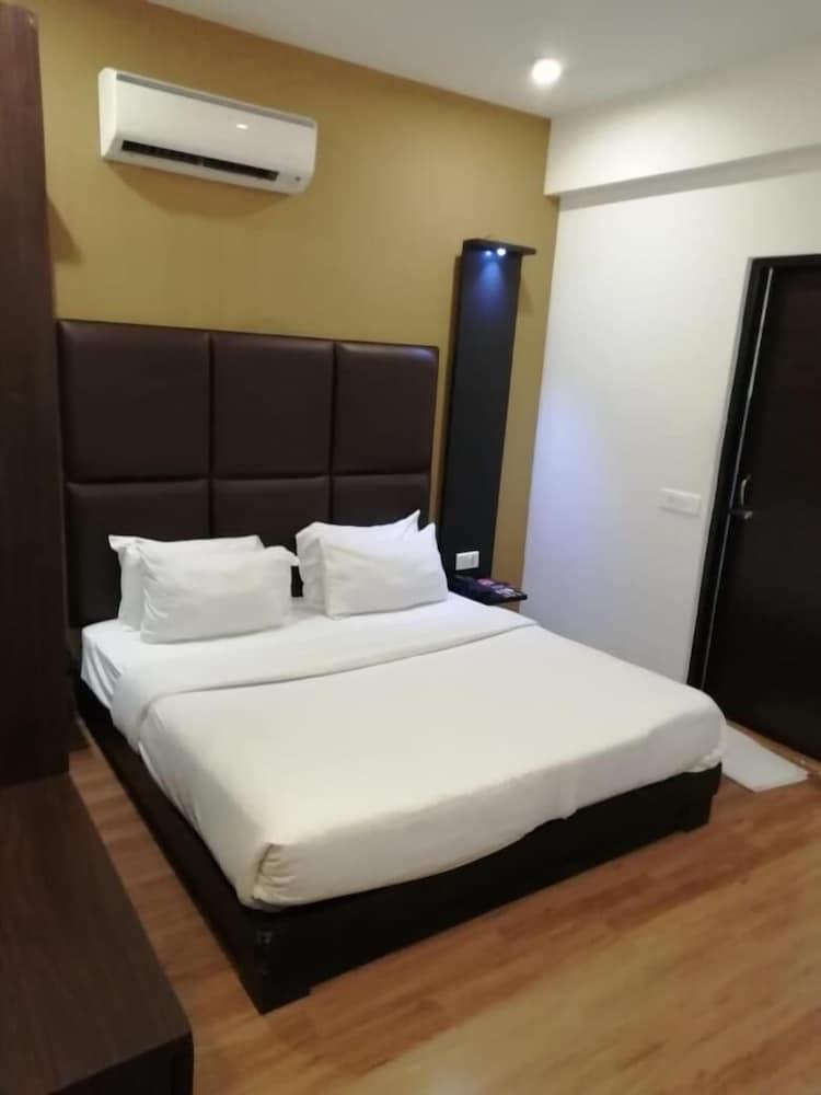 Sinq Beach Resort Calangute Exterior foto