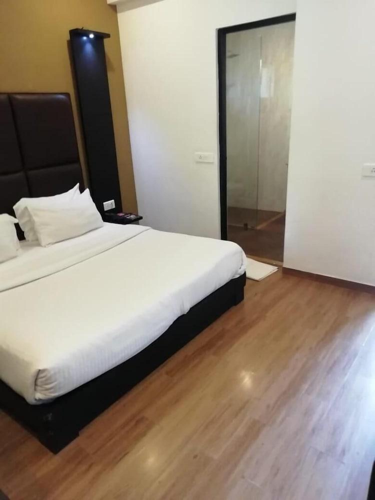 Sinq Beach Resort Calangute Exterior foto